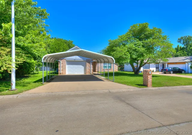 Homes for sale in Claremore, OK | 606 W 19Th St S, Claremore, OK 74019 | MLS# 2616836