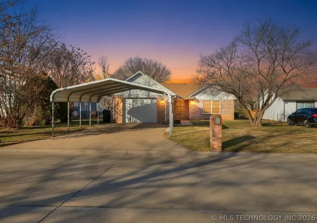 Homes for sale in Claremore, OK | 606 W 19th St S, Claremore, OK 74019 | MLS# 2616836