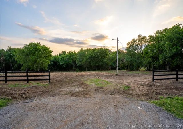 1st image of 004 S Elwood Ave, Glenpool, OK 74033 | MLS# 2617128