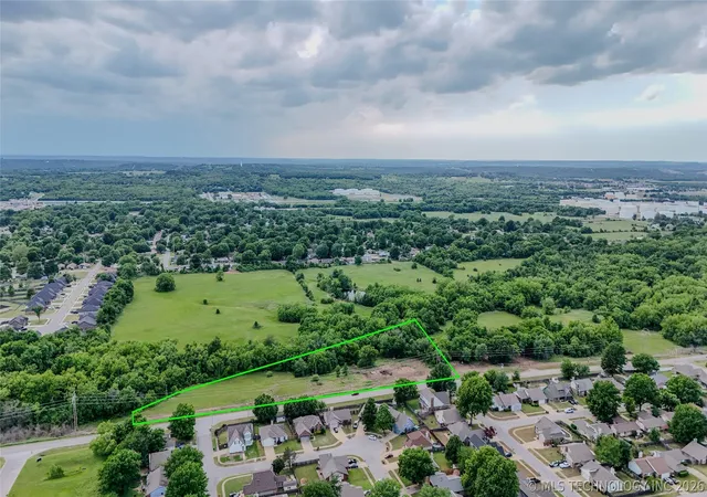 2nd image of 004 S Elwood Ave, Glenpool, OK 74033 | MLS# 2617128
