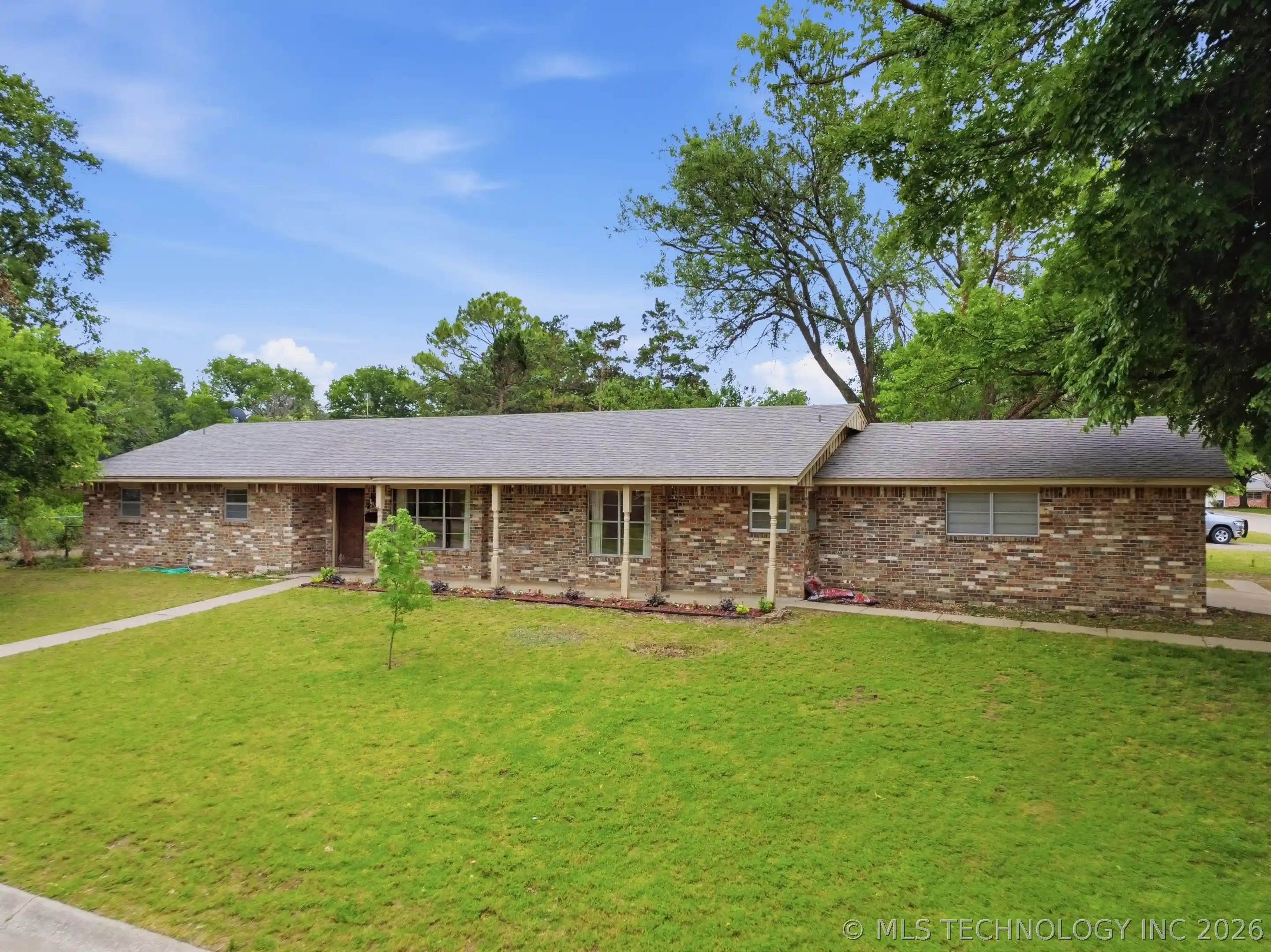 Photo 1 of Sale Pending at 2509 Se Quail Pl, Bartlesville, OK 74006 | MLS# 2617215 | Listing updated on 2026-10-27