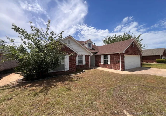 Homes for sale in Collinsville, OK | 10766 E 121st St N, Collinsville, OK 74021 | MLS# 2617311