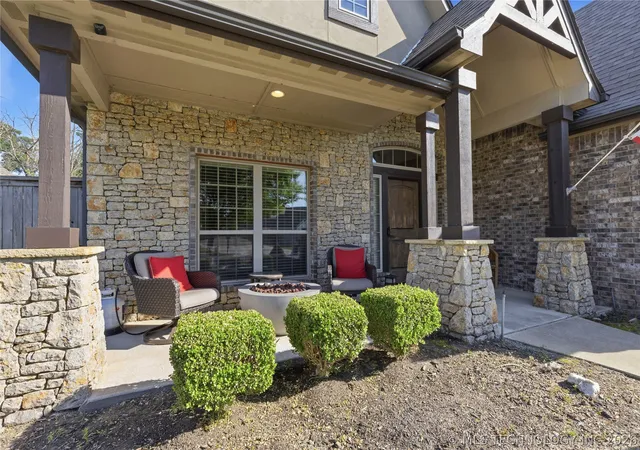 Photo 4 of Sale Pending at 2813 W Edgewater St, Broken Arrow, OK 74012 | MLS# 2617364 | Listing updated on 2026-08-20