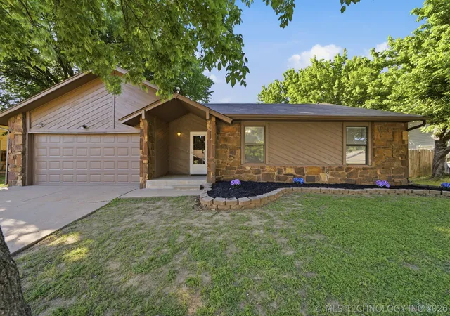 Homes for sale in Jenks, OK | 2959 W 112th Pl S, Jenks, OK 74037 | MLS# 2617028