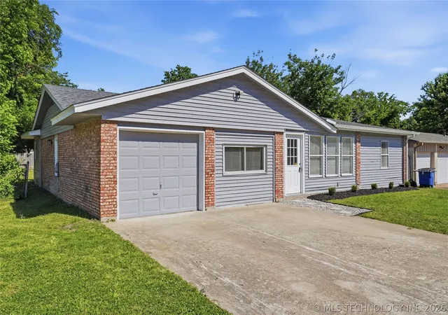 Photo 3 of Single family home for sale at 1605 S 125th Eastavenue, Tulsa, OK 74128 | MLS# 2617473 | Listing updated on 2026-08-20