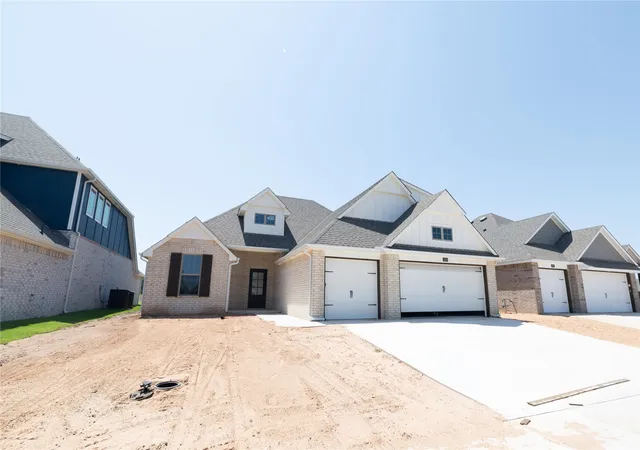 Photo 1 of Single family home for sale at 2909 E Northampton St, Broken Arrow, OK 74014 | MLS# 2617139 | Listing updated on 2026-08-25