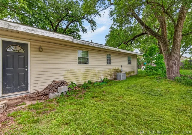 Homes for sale in Bartlesville, OK | 221 Spring Rd, Bartlesville, OK 74003 | MLS# 2616215