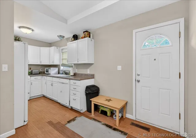 Homes for sale in Bartlesville, OK | 221 Spring Rd, Bartlesville, OK 74003 | MLS# 2616215