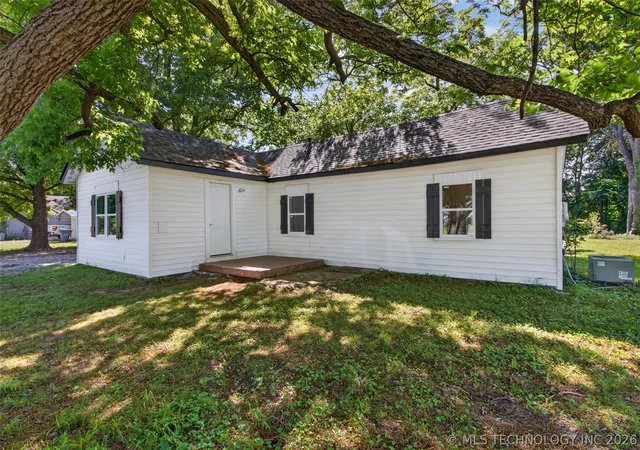 Homes for sale in Pryor, OK | 228 S Edith St, Pryor, OK 74361 | MLS# 2617530
