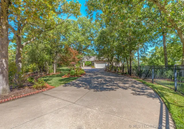Photo 3 of Single family home for sale at 2601 S 294th East Ave, Broken Arrow, OK 74014 | MLS# 2617510 | Listing updated on 2026-05-18
