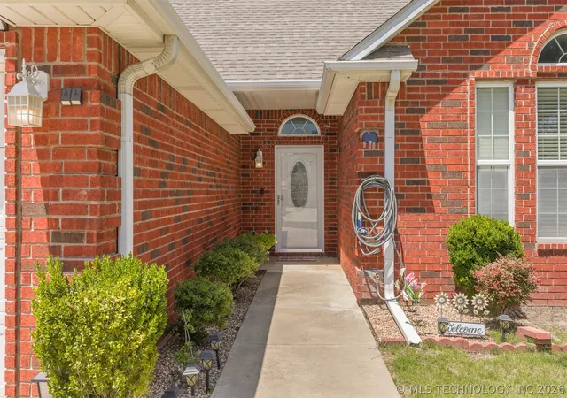 2nd image of 2009 5th Ave Nw, Ardmore, OK 73401 | MLS# 2617140