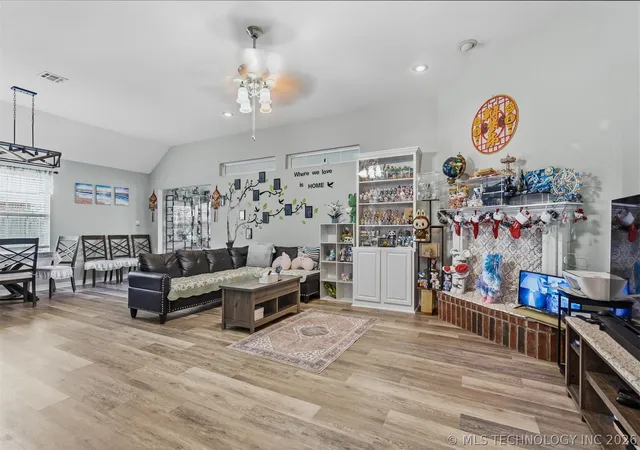 4th image of 2009 5Th Ave Nw, Ardmore, OK 73401 | MLS# 2617140