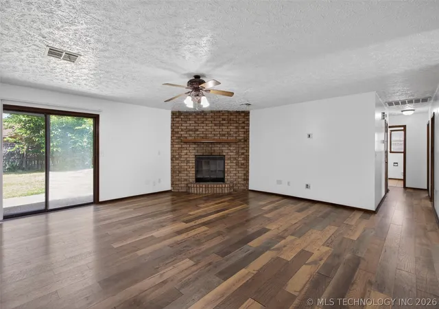 Homes for sale in Pryor, OK | 113 Magnolia Ave, Pryor, OK 74361 | MLS# 2617521