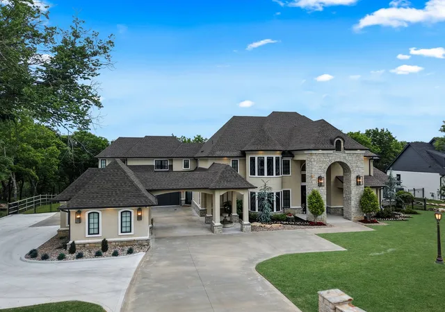 Photo 3 of Mansion for sale at 17845 E Falcon Pass, Owasso, OK 74055 | MLS# 2617557 | Listing updated on 2026-09-16