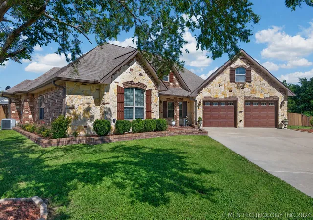 Homes for sale in Atoka, OK | 1379 S Willow Bend, Atoka, OK 74525 | MLS# 2617010
