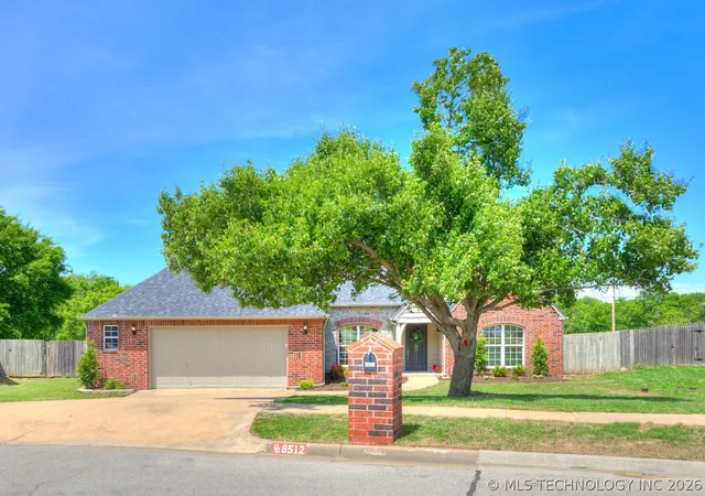Photo 3 of Single family home for sale at 8512 N 100th Eastavenue, Owasso, OK 74055 | MLS# 2617378 | Listing updated on 2026-08-20
