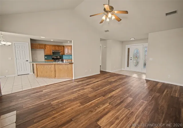 Photo 3 of Sale Pending at 403 Valhalla Dr, Muskogee, OK 74403 | MLS# 2617502 | Listing updated on 2026-08-20