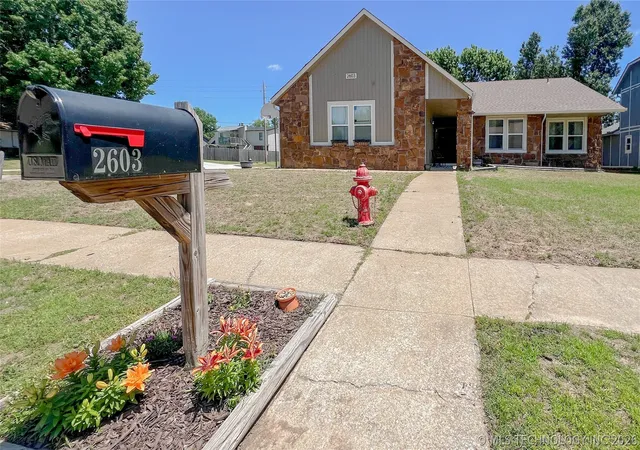 Photo 2 of Sale Pending at 2603 S Gardenia Ave, Broken Arrow, OK 74012 | MLS# 2617647 | Listing updated on 2026-09-30