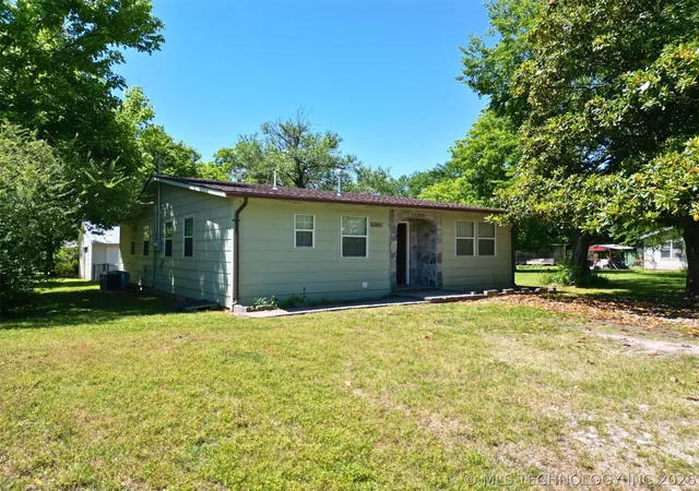 Homes for sale in Stonewall, OK | 229 9th St, Stonewall, OK 74871 | MLS# 2617641