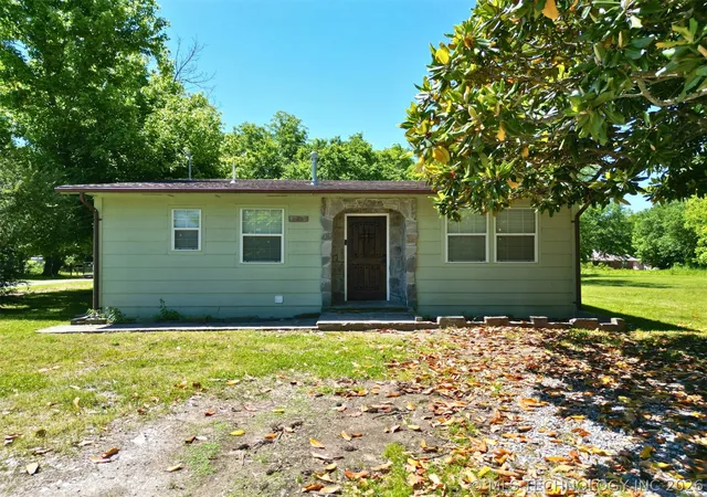 Homes for sale in Stonewall, OK | 229 9th St, Stonewall, OK 74871 | MLS# 2617641
