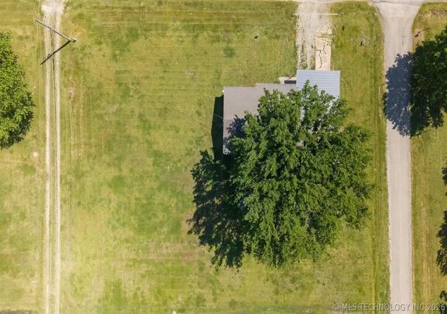 Homes for sale in So Coffeyville, OK | 304 E 8th St, So Coffeyville, OK 74072 | MLS# 2617669