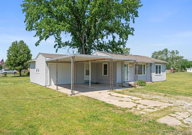 Homes for sale in So Coffeyville, OK | 304 E 8Th St, So Coffeyville, OK 74072 | MLS# 2617669