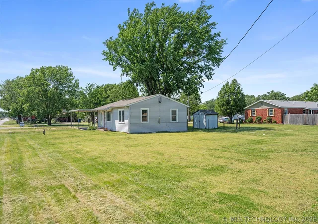 Homes for sale in So Coffeyville, OK | 304 E 8Th St, So Coffeyville, OK 74072 | MLS# 2617669