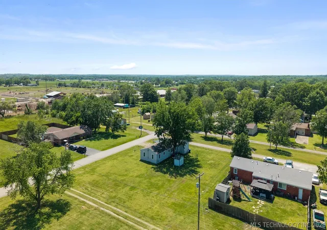 Homes for sale in So Coffeyville, OK | 304 E 8Th St, So Coffeyville, OK 74072 | MLS# 2617669