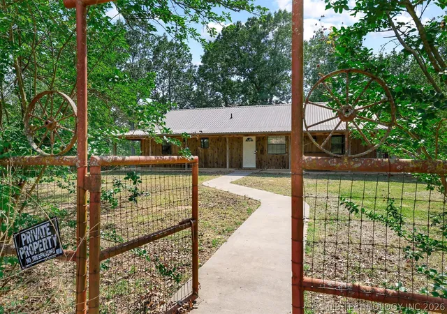 Homes for sale in Antlers, OK | 2042 E 1980 Rd, Antlers, OK 74523 | MLS# 2615314