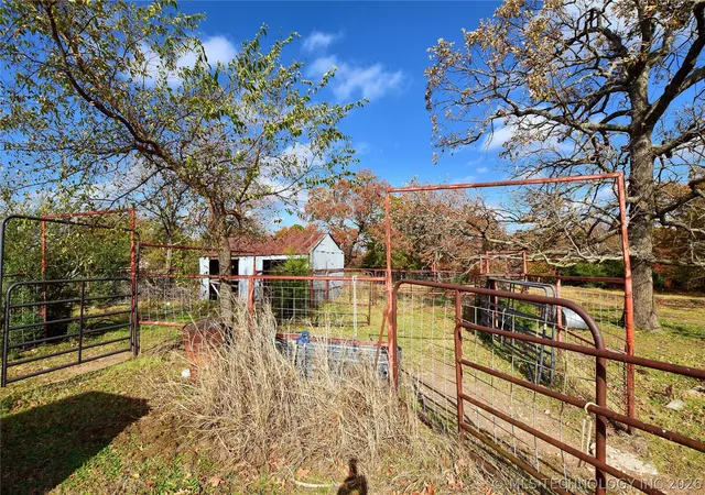 Homes for sale in Locust Grove, OK | 5747 E 620 Rd, Locust Grove, OK 74352 | MLS# 2617777
