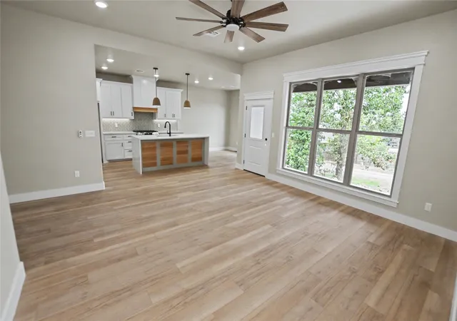 Photo 3 of Single family home for sale at 685 Woodlands Dr, Tahlequah, OK 74464 | MLS# 2617784 | Listing updated on 2026-09-24