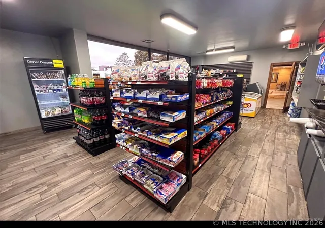 2nd image of 450 W 7th St S, Tulsa, OK 74119