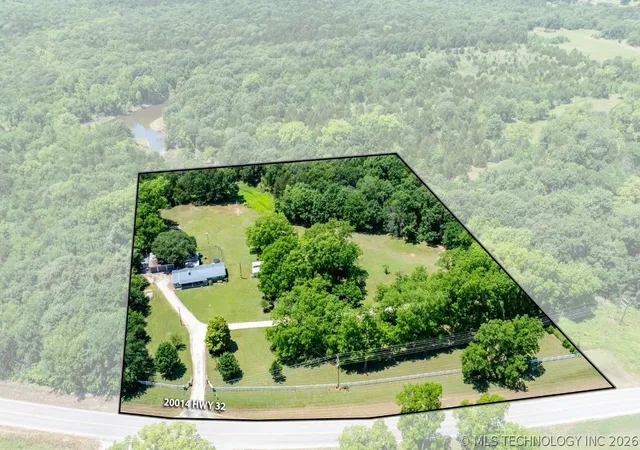 Photo 2 of Single family home for sale at 20014 Highway 32, Kingston, OK 73439 | MLS# 2617681 | Listing updated on 2026-08-20