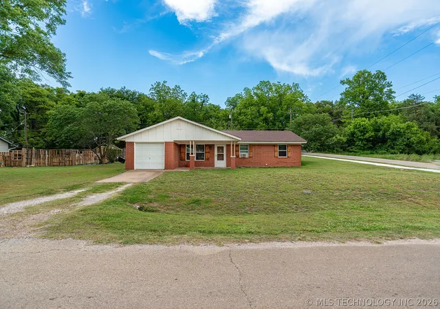 Homes for sale in Perkins, OK | 104 Ne 7th, Perkins, OK 74059 | MLS# 2616160