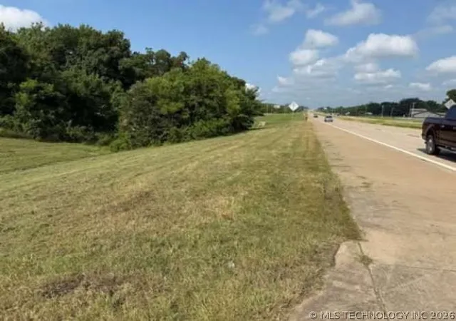 2nd image of 3230 E 151st St S, Bixby, OK 74008 | MLS# 2617640