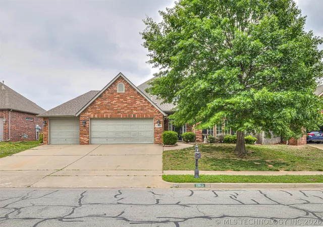Homes for sale in Jenks, OK | 11813 S Tamarack Ct, Jenks, OK 74037 | MLS# 2617877