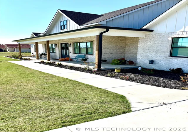 3rd image of 913 Prairie View Rd S, Ardmore, OK 73401 | MLS# 2617897
