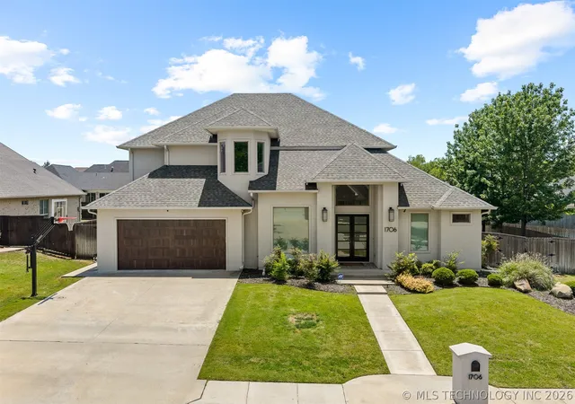 1st image of 1706 Warwick Cir, Ardmore, OK 73401 | MLS# 2617925