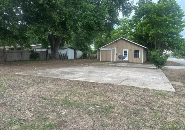 Homes for sale in Okmulgee, OK | 1331 W 7th St, Okmulgee, OK 74447 | MLS# 2617858