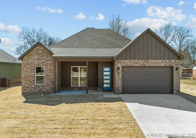 Homes for sale in Dewey, OK | 404 W 7th St, Dewey, OK 74029 | MLS# 2617952