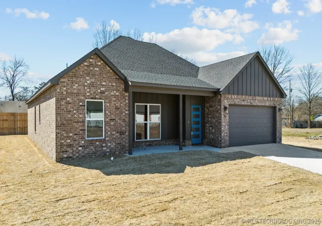 Homes for sale in Dewey, OK | 404 W 7th St, Dewey, OK 74029 | MLS# 2617952