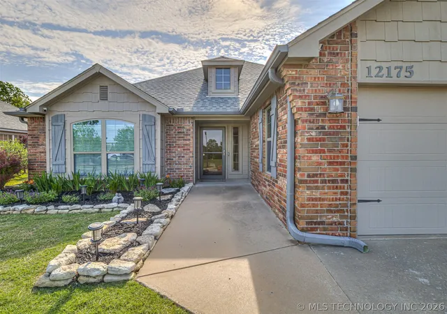 Homes for sale in Collinsville, OK | 12175 N 107Th Eastplace, Collinsville, OK 74021 | MLS# 2617954