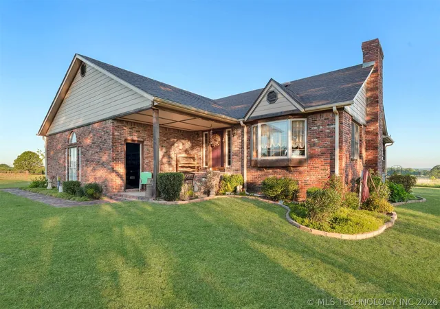Homes for sale in Henryetta, OK | 24751 S 200 Rd, Henryetta, OK 74437 | MLS# 2617917