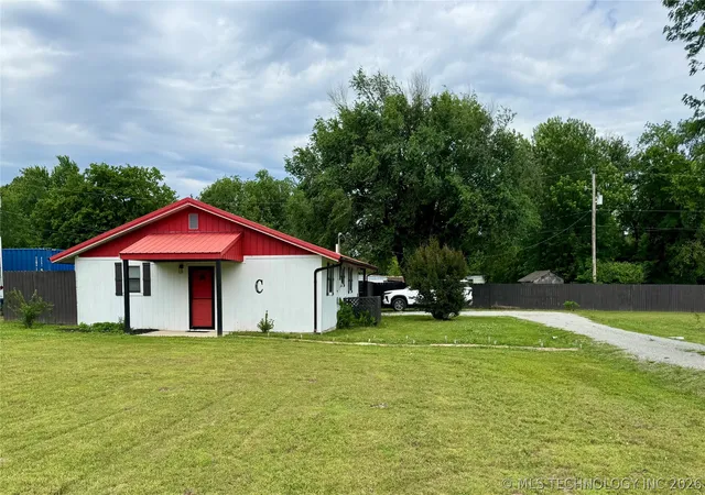 Homes for sale in Okemah, OK | 818 N 7th, Okemah, OK 74859 | MLS# 2618031