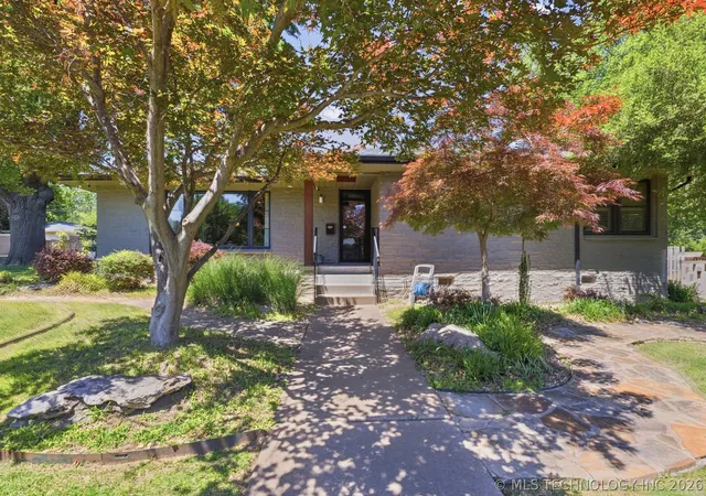 2nd image of 3105 E 28th St, Tulsa, OK 74114 | MLS# 2616862
