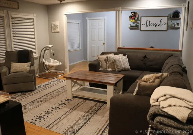 Homes for sale in Sand Springs, OK | 905 Forest Dr, Sand Springs, OK 74063 | MLS# 2618066