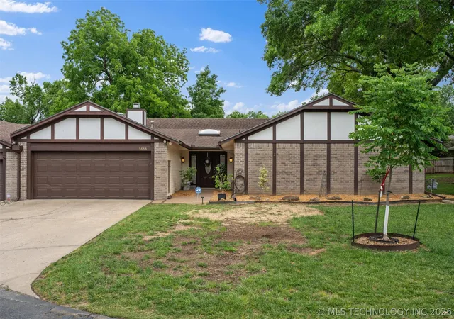 1st image of 1555 Pecan Pl, Bartlesville, OK 74003 | MLS# 2615566