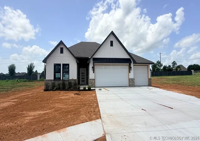 Homes for sale in Jenks, OK | 2309 E 134th Cir, Jenks, OK 74008 | MLS# 2618078