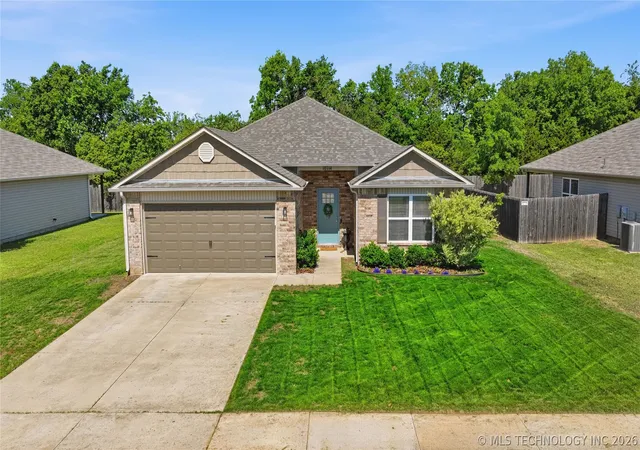 1st image of 10714 N 100th Eastavenue, Owasso, OK 74055 | MLS# 2618092