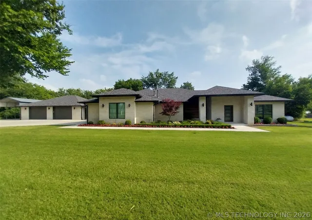 Homes for sale in Catoosa, OK | 15670 E Newton St, Catoosa, OK 74116 | MLS# 2618128